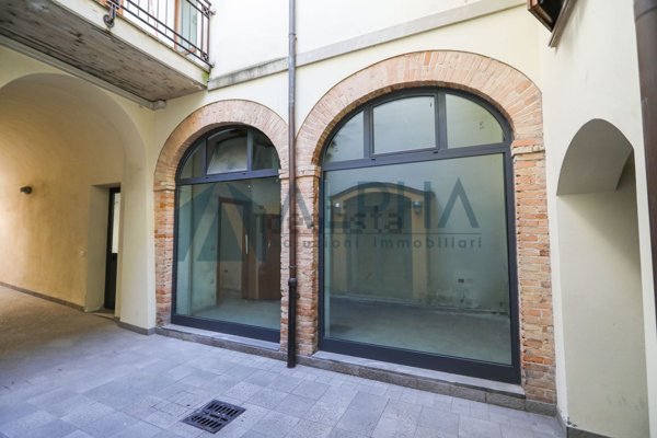ufficio in vendita a Meldola