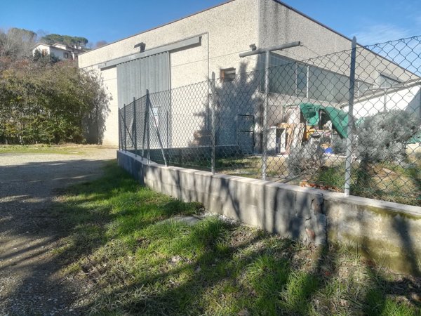 capannone in vendita a Meldola in zona San Colombano