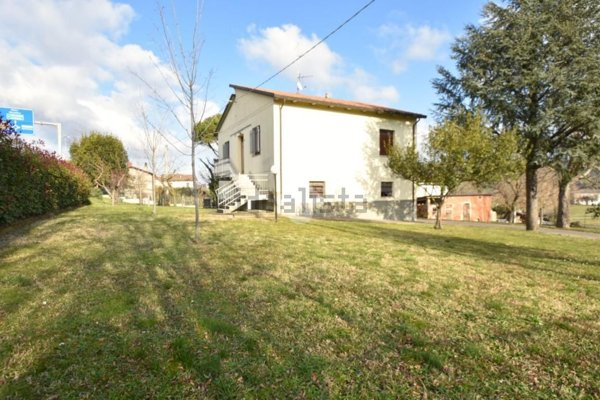 casa indipendente in vendita a Meldola in zona San Colombano