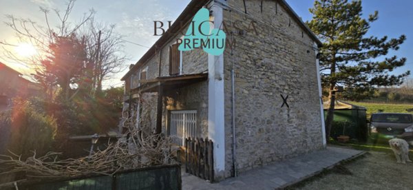 casa indipendente in vendita a Meldola in zona San Colombano