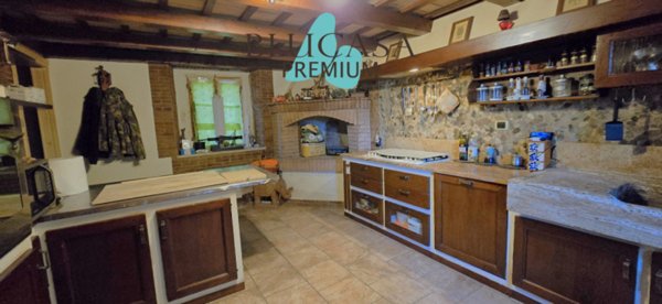 casa indipendente in vendita a Meldola in zona San Colombano