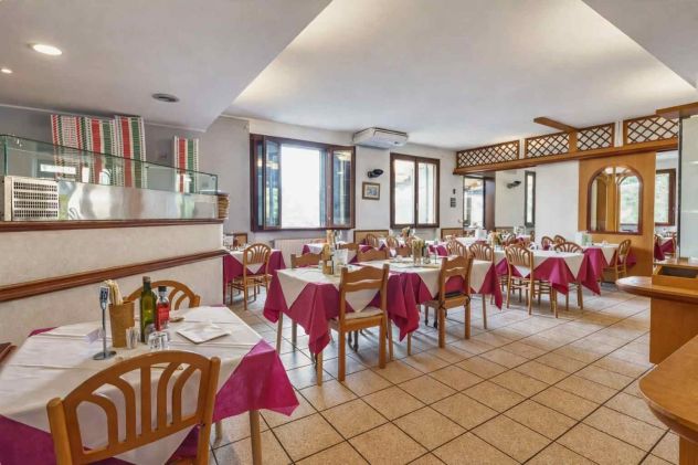 negozio in vendita a Meldola