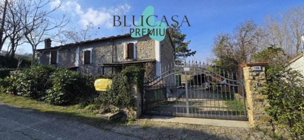casa indipendente in vendita a Meldola in zona San Colombano