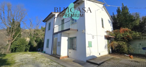 casa indipendente in vendita a Meldola in zona San Colombano