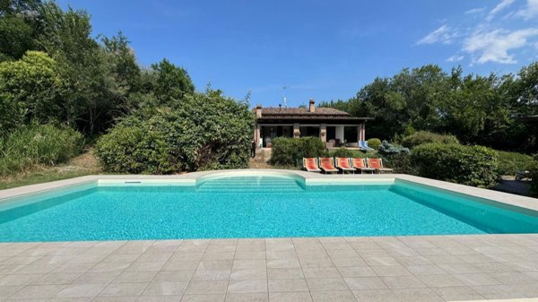 casa indipendente in vendita a Meldola in zona San Colombano