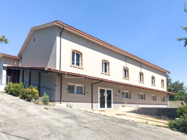 negozio in vendita a Meldola