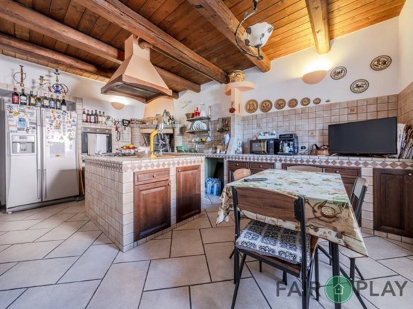 casa indipendente in vendita a Meldola in zona Vitignano