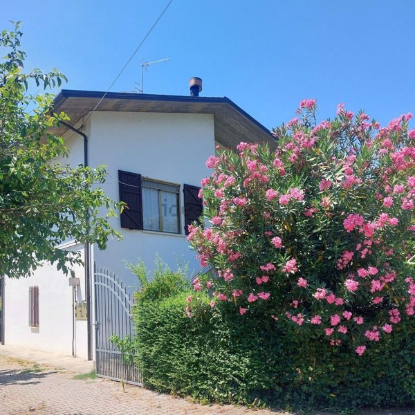 casa indipendente in vendita a Meldola in zona San Colombano
