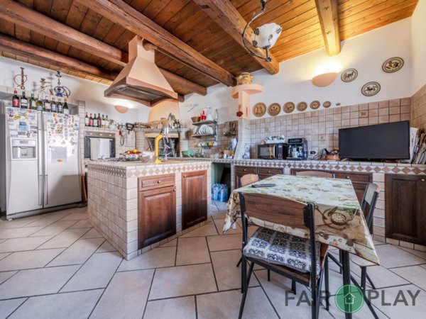 casa indipendente in vendita a Meldola in zona Vitignano