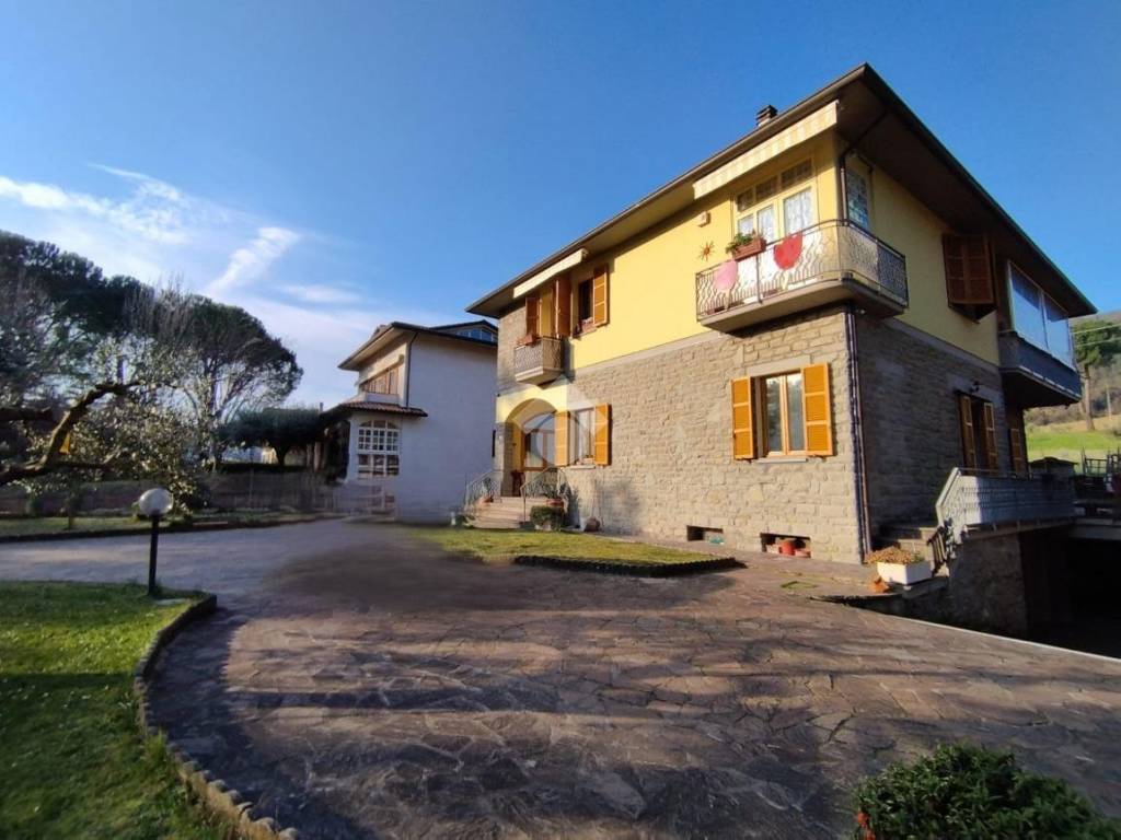 casa indipendente in vendita a Mercato Saraceno in zona San Damiano