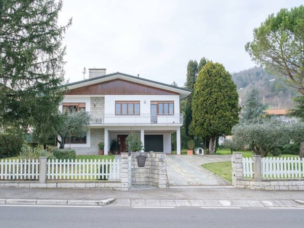 casa indipendente in vendita a Mercato Saraceno