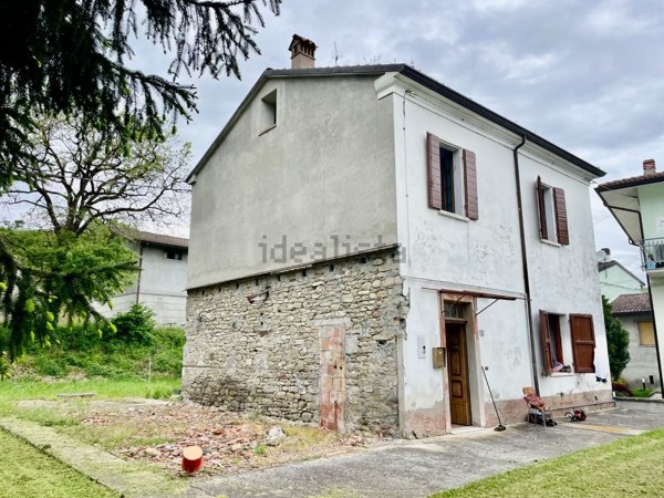 casa indipendente in vendita a Mercato Saraceno in zona San Romano
