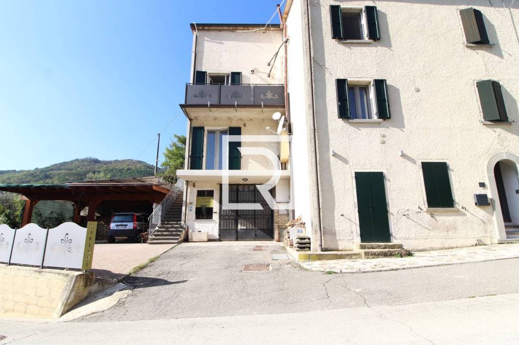 casa indipendente in vendita a Mercato Saraceno