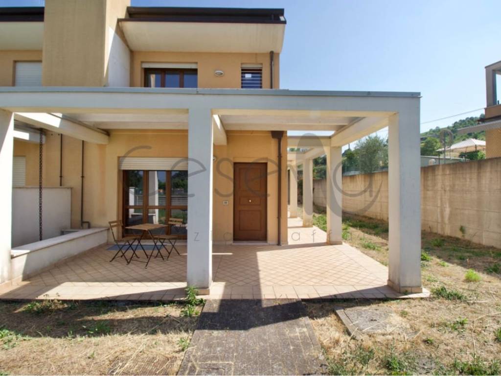 casa indipendente in vendita a Mercato Saraceno