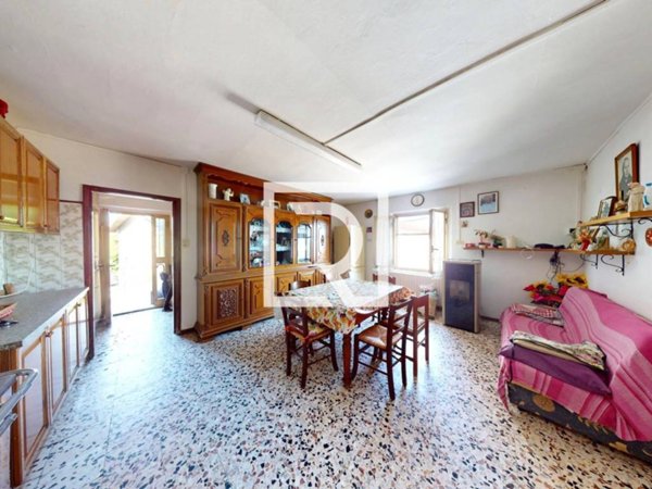 casa indipendente in vendita a Mercato Saraceno in zona Ciola