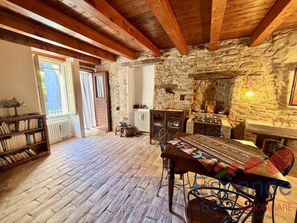 casa indipendente in vendita a Mercato Saraceno