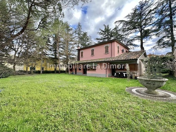 casa indipendente in vendita a Mercato Saraceno