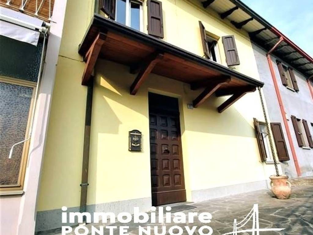 casa indipendente in vendita a Mercato Saraceno in zona Taibo