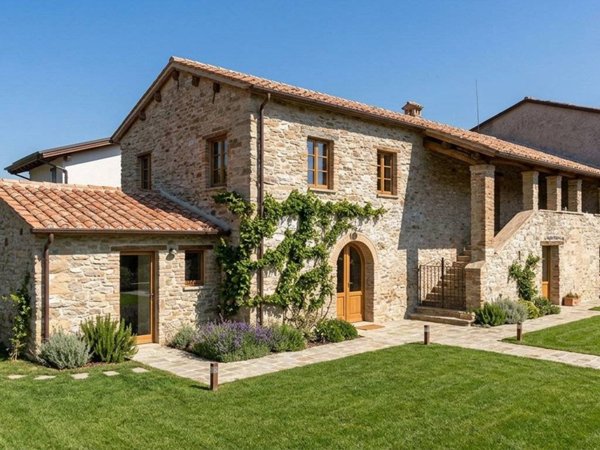 casa indipendente in vendita a Mercato Saraceno