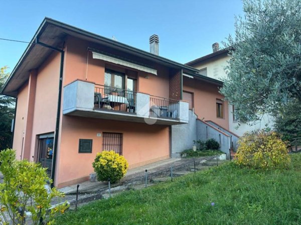 casa indipendente in vendita a Mercato Saraceno