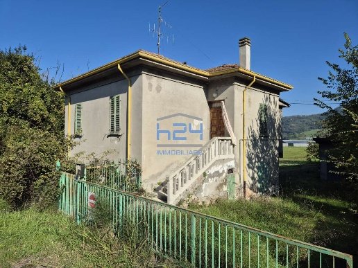 casa indipendente in vendita a Mercato Saraceno in zona Bora