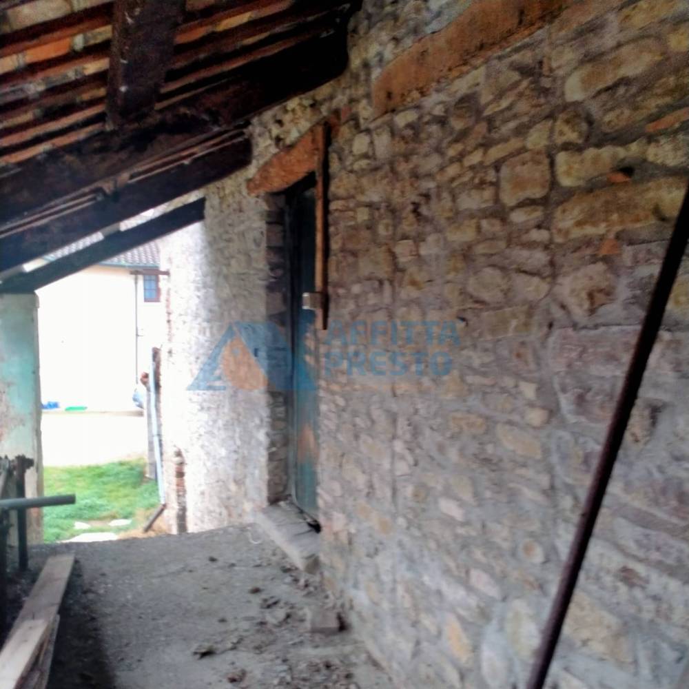 casa indipendente in vendita a Mercato Saraceno in zona Cella