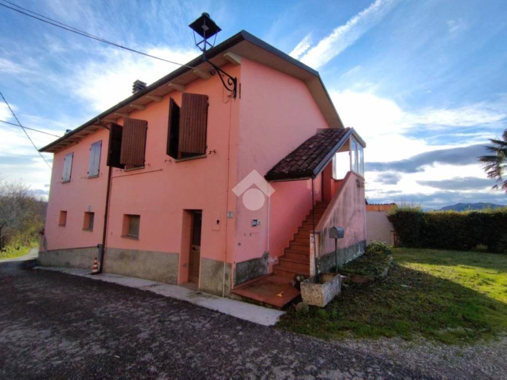 casa indipendente in vendita a Mercato Saraceno