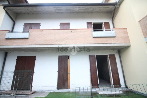 casa indipendente in vendita a Mercato Saraceno in zona Bora