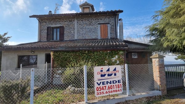 casa indipendente in vendita a Mercato Saraceno in zona San Romano
