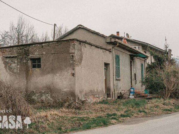 casa indipendente in vendita a Mercato Saraceno in zona Bacciolino