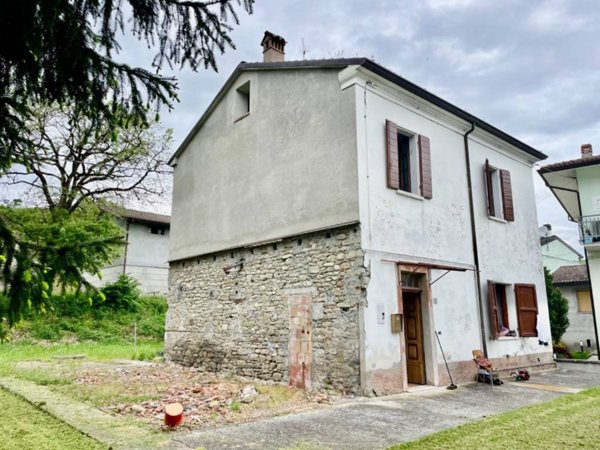 casa indipendente in vendita a Mercato Saraceno in zona San Romano