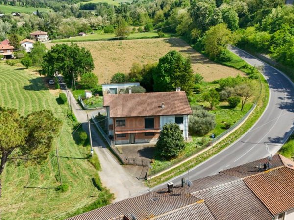 casa indipendente in vendita a Mercato Saraceno