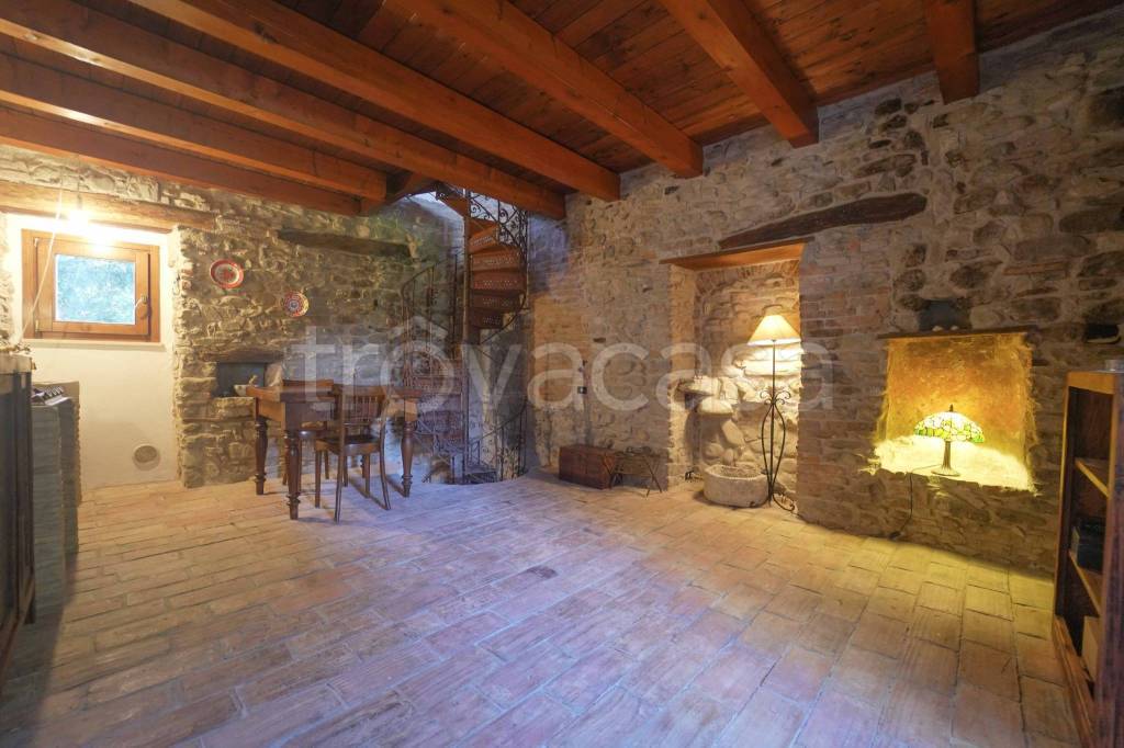casa indipendente in vendita a Mercato Saraceno in zona San Damiano