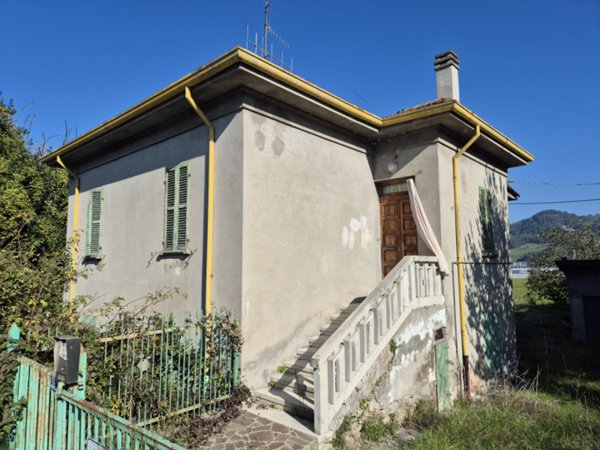 casa indipendente in vendita a Mercato Saraceno in zona Colonnata