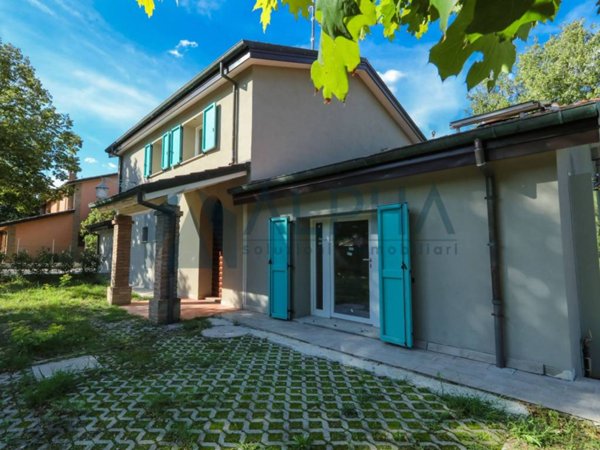 casa indipendente in vendita a Mercato Saraceno in zona Bora