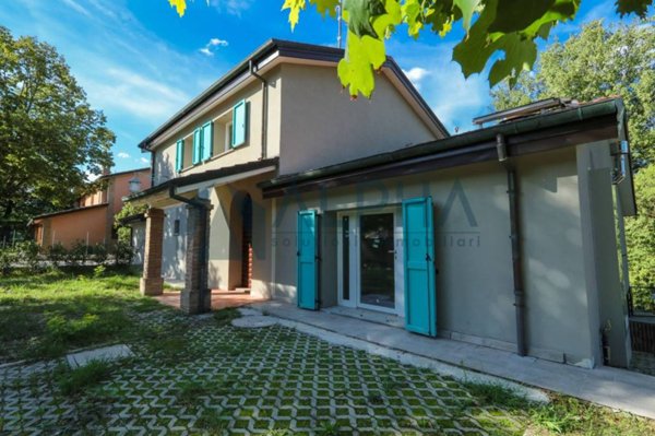 casa indipendente in vendita a Mercato Saraceno in zona Bora