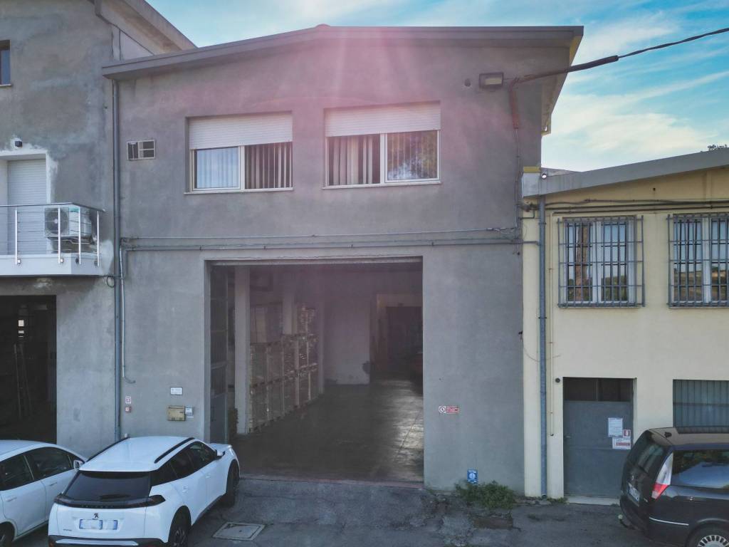 locale commerciale in vendita a Montiano