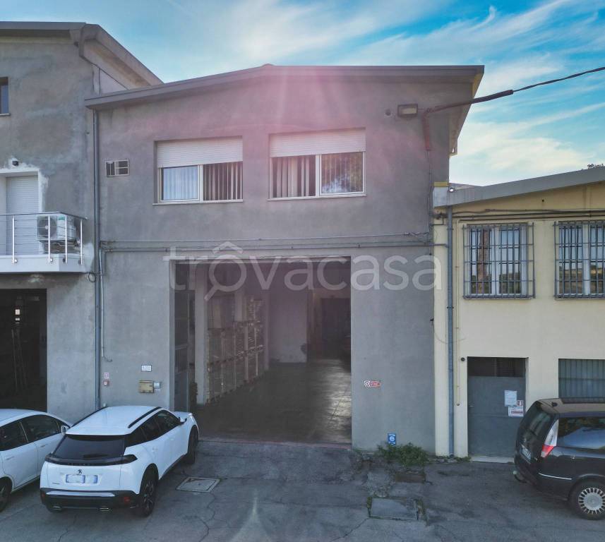 locale commerciale in vendita a Montiano