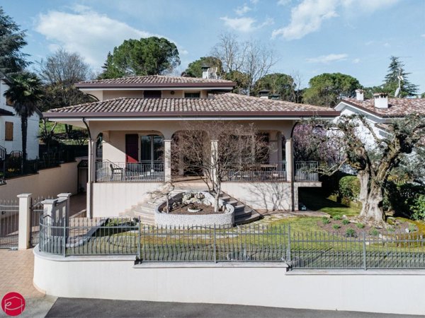 casa indipendente in vendita a Montiano