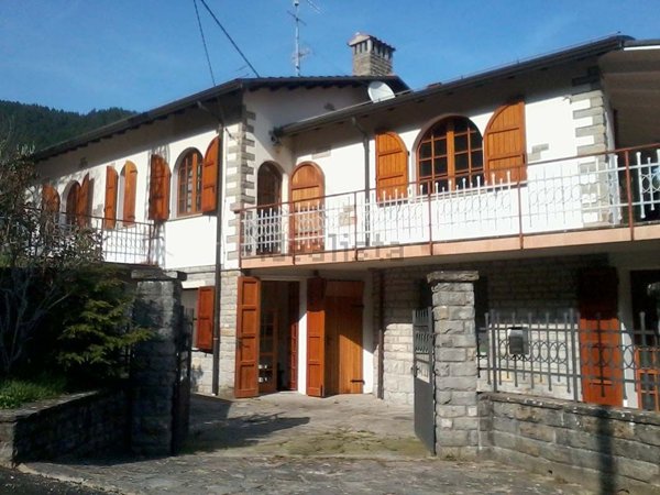 casa indipendente in vendita a Portico e San Benedetto