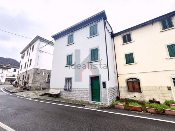 casa indipendente in vendita a Portico e San Benedetto