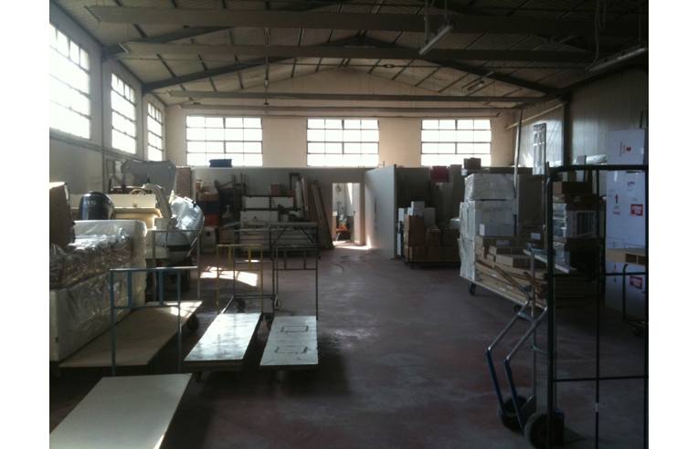 locale commerciale in vendita a Predappio in zona Trivella
