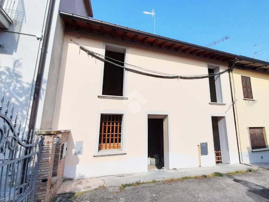 casa indipendente in vendita a Predappio in zona Fiumana