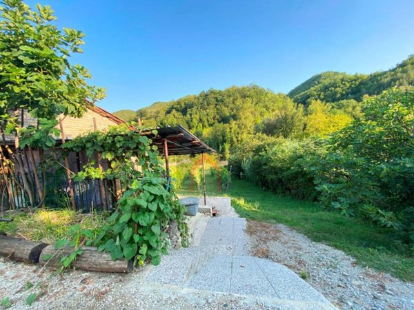 casa indipendente in vendita a Predappio in zona Tontola