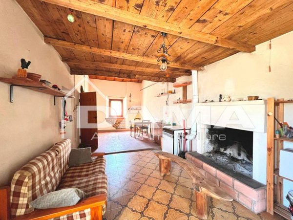 casa indipendente in vendita a Predappio in zona Montemaggiore