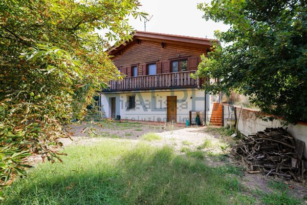 esavano in vendita a Predappio