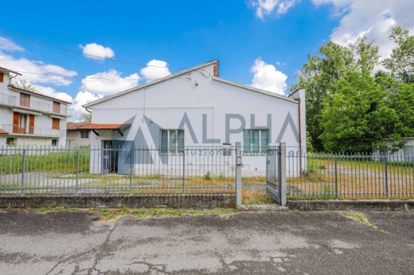 locale commerciale in vendita a Predappio