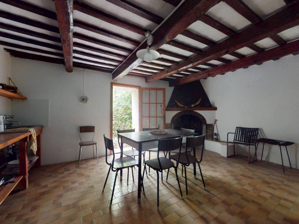 casa indipendente in vendita a Predappio in zona Dovia