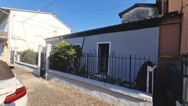 casa indipendente in vendita a Predappio in zona Dovia