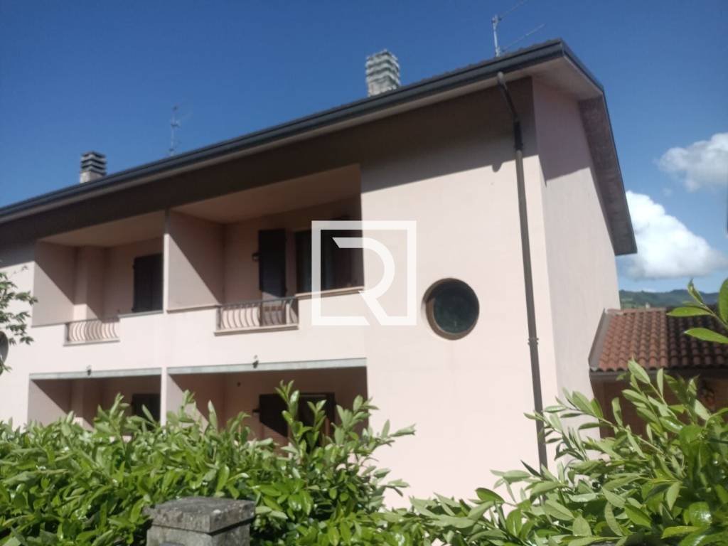 casa indipendente in vendita a Rocca San Casciano